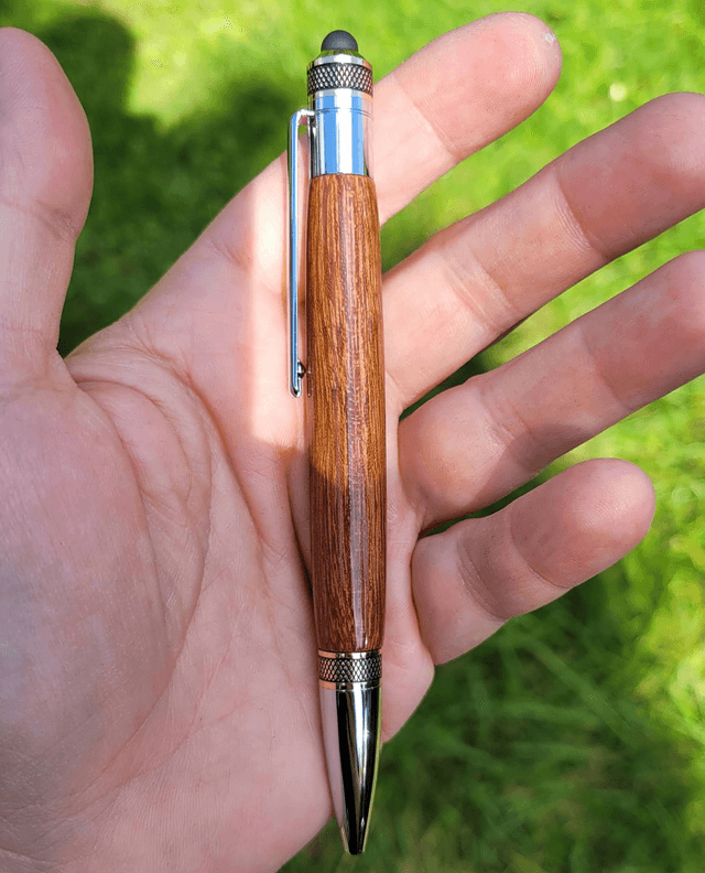 Stylo Cortona stylus en coeur dehors
