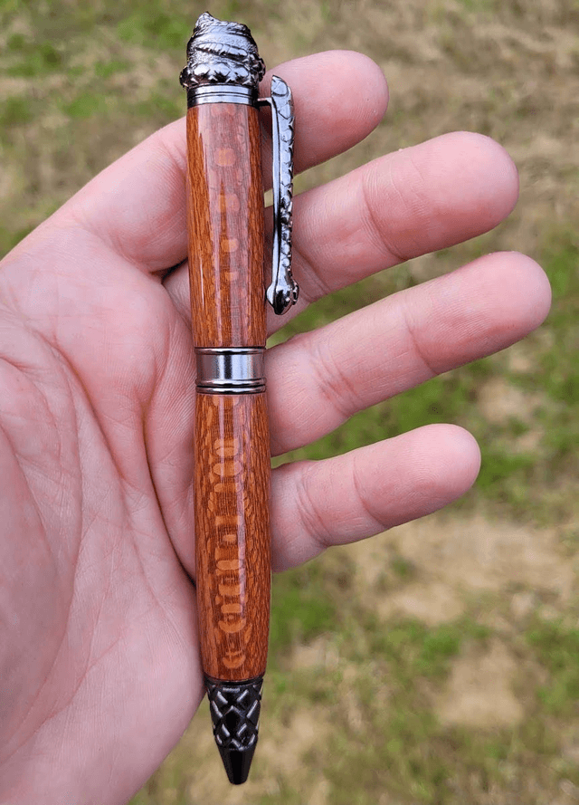 Stylo Serpent en résine louro faïa