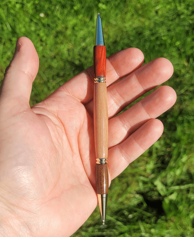 Stylo Teacher doré en red heart, ziricote et sorbier