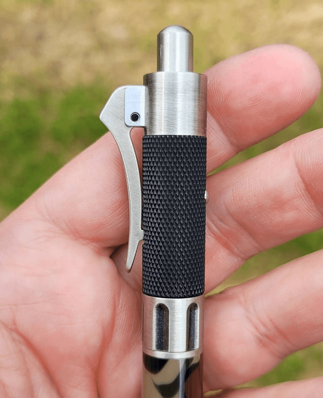 Stylo Revolver en résine camouflage avec mallette