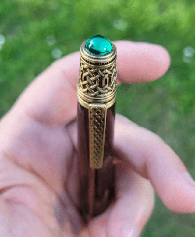 Stylo Morgane en ébène macassar