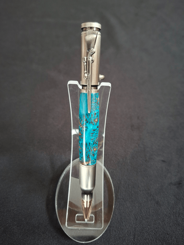 Stylo Colt acier brossé en résine bleue avec cônes d'aulne