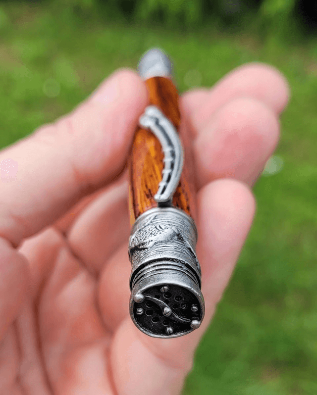 Stylo Le Pêcheur couleur étain en cocobolo