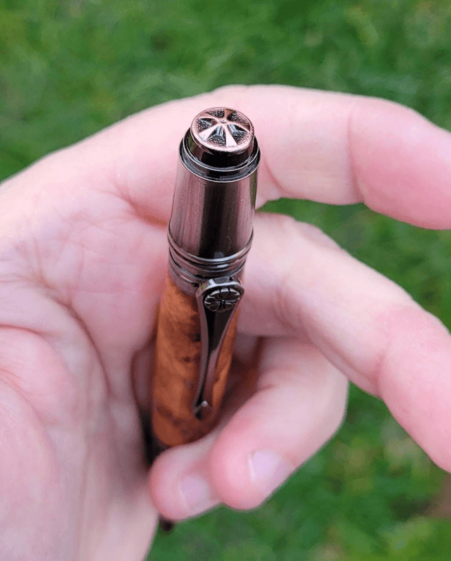 Stylo Olympus en loupe de thuyas du maroc