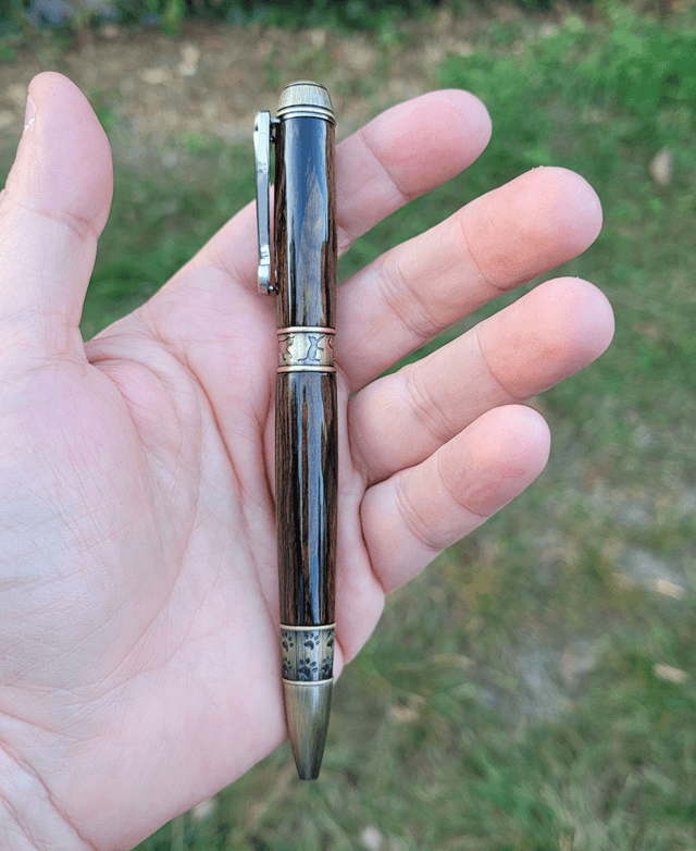 Stylo Kitten bronze en ziricote