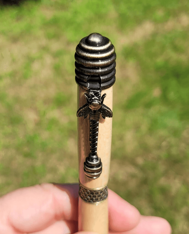 Stylo Maya l'abeille en platane